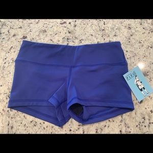 NWT FLEO SMALLS 2.5 inseam